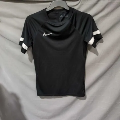 NIKE DRI-FIT T-SHIRT – BLACK SIZE SMALL