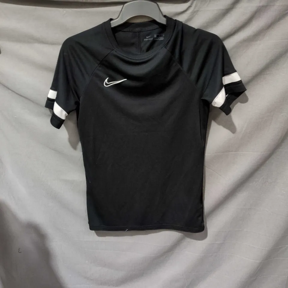 NIKE DRI-FIT T-SHIRT – BLACK SIZE SMALL