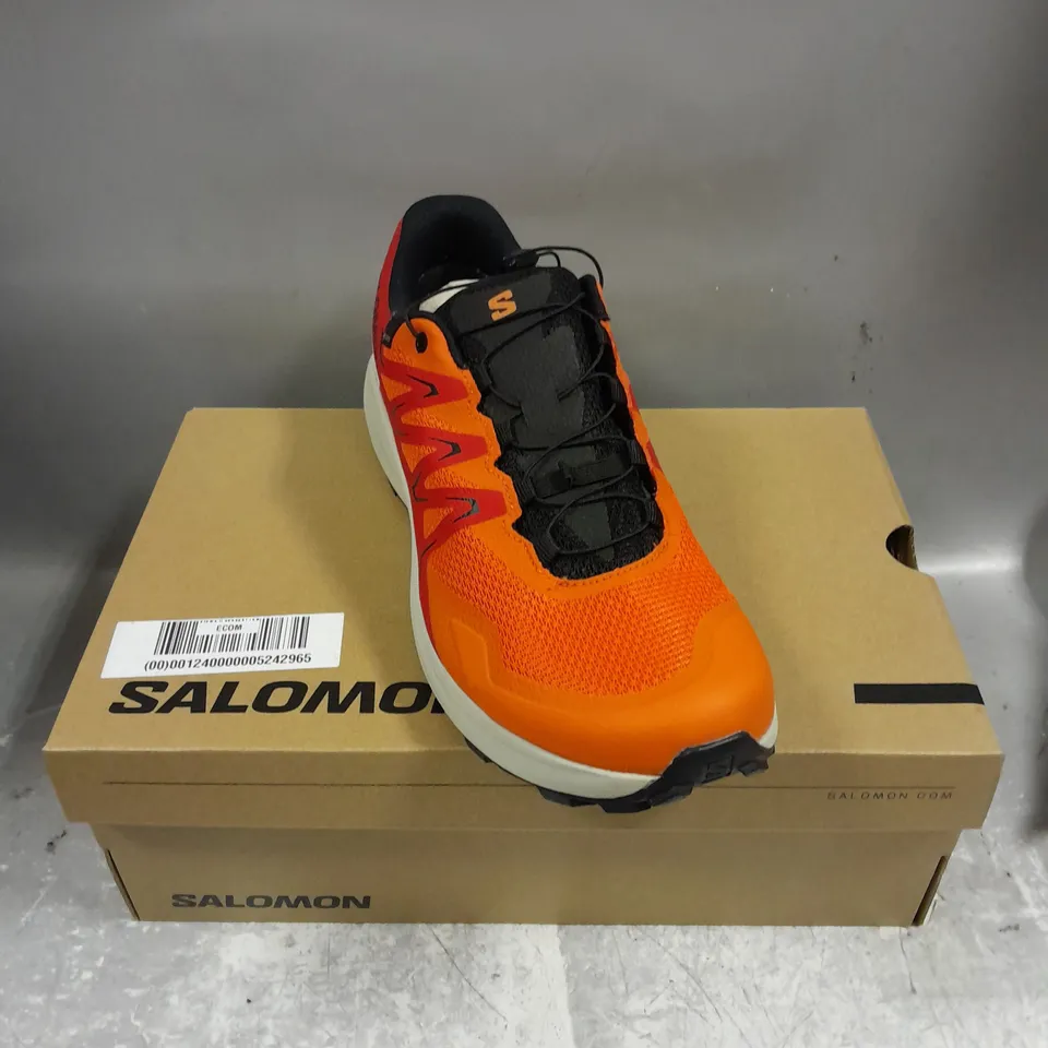 BOXED PAIR OF SALOMON TEMPER GTX OUTDOOR TRAINERS IN RED ORANGE/DAWN SIZE MENS UK 10