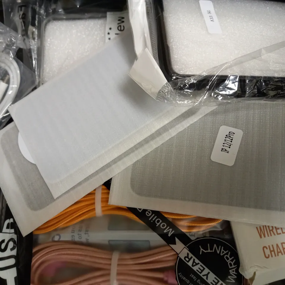 LOT OF APPROXIMATELY 20 PHONE ACCESSORIES, TO INCLUDE CASES, SCREEN PROTECTORS, ETC 