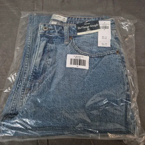 BAGGED ABERCROMBIE & FITCH HIGH RISE THE VINTAGE STRAIGHT JEANS IN BLUE - 30 REGULAR