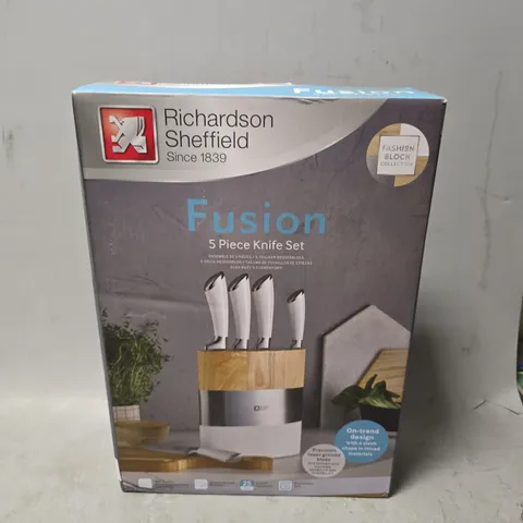 BOXED RICHARDSON SHEFFIELD FUSION 5 PIECE KNIFE SET