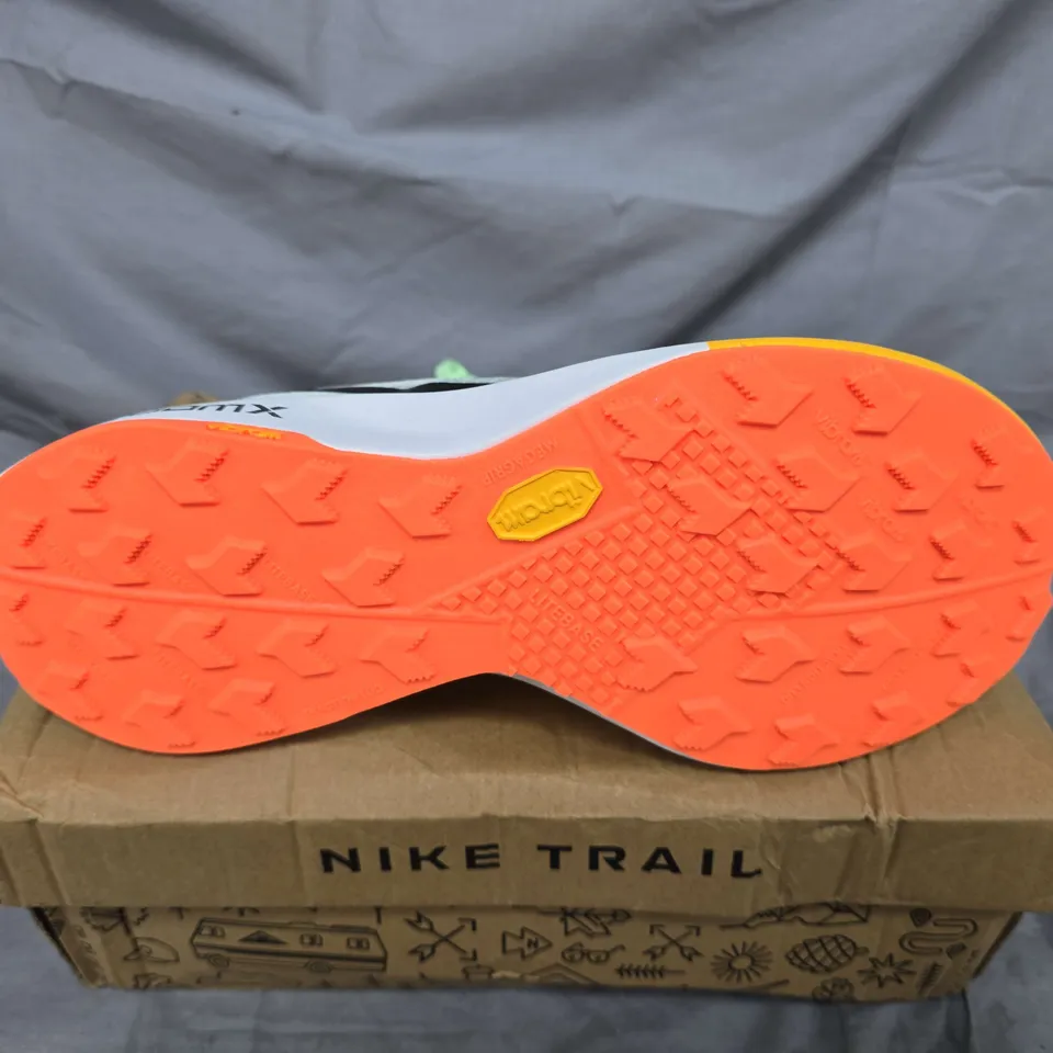 BOXED PAIR OF NIKE ZOOMX ULTRAFLY TRAIL IN WHITE MULTI - UK 9