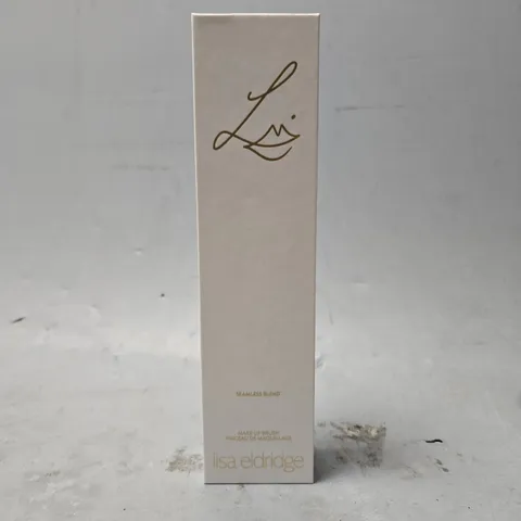 BOXED LISA ELDRIDGE SEAMLESS BLEND BRUSH NO.14