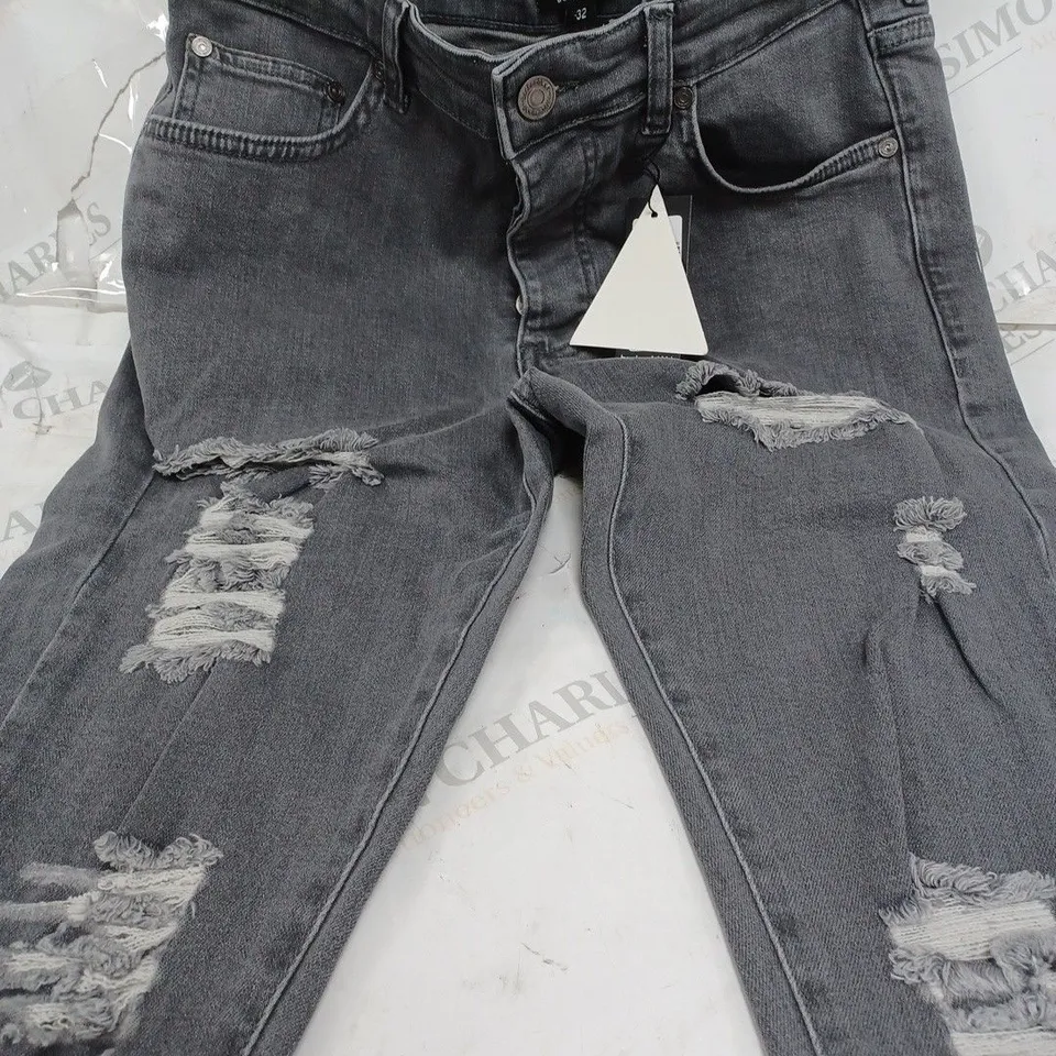 MAN GREY DENIM WASH JEANS SIZE 32 