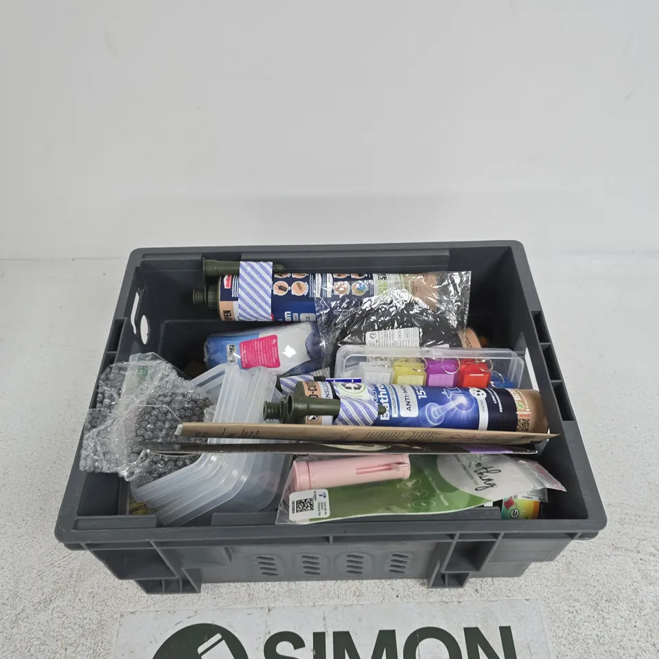 TOTE OF APPROXIMATELY 10 ASSORTED ITEMS INCLUDING LENOR CREASER RELEASE, SONUBAITS BARBEL & CARP PELLETS AND BUG BITE THING STING SUCTION TOOL