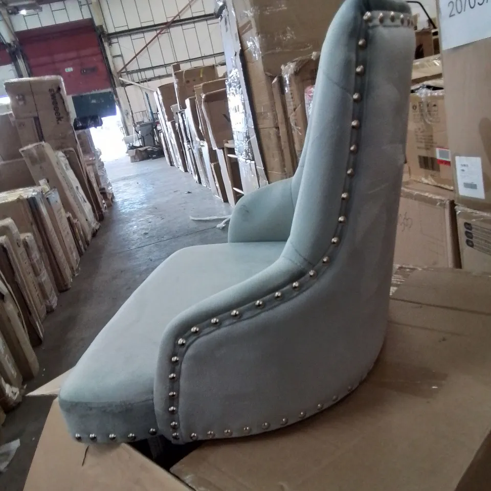 BOXED PAIR OF LIGHT GREY BUTTON BACK VELVET UPHOLSTERED BAR STOOL/SIDE CHAIRS 