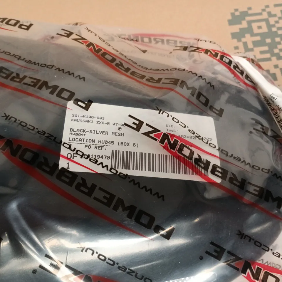 KAWASAKI ZX6-R 07-08 BLACK SILVER MESH HUGGER
