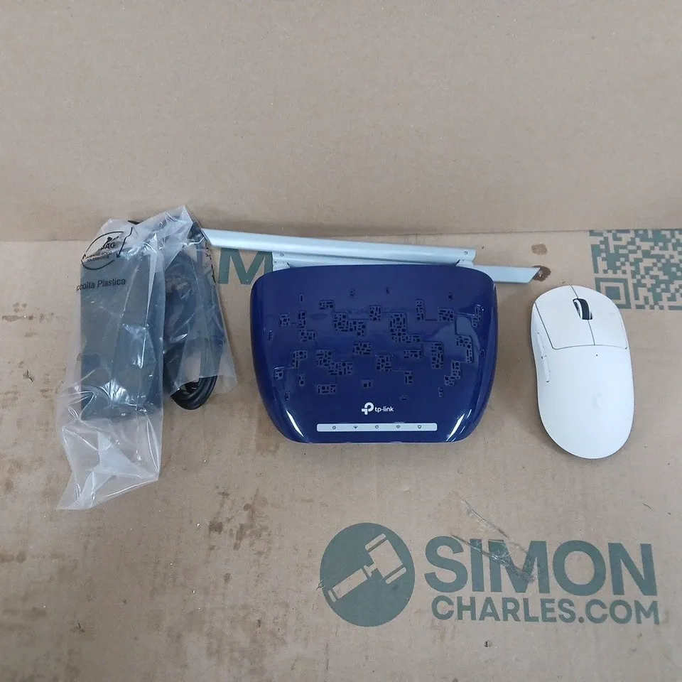APPROXIMATELY 15 ASSORTED HOUSEHOLD PRODUCTS TO INCLUDE G-TECH MOUSE, WIFI ROUTER, DELL POWER CABLES ETC 
