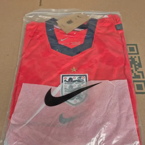 ENGLAND 2026 AWAY FOOTBALL JERSEY - XXL