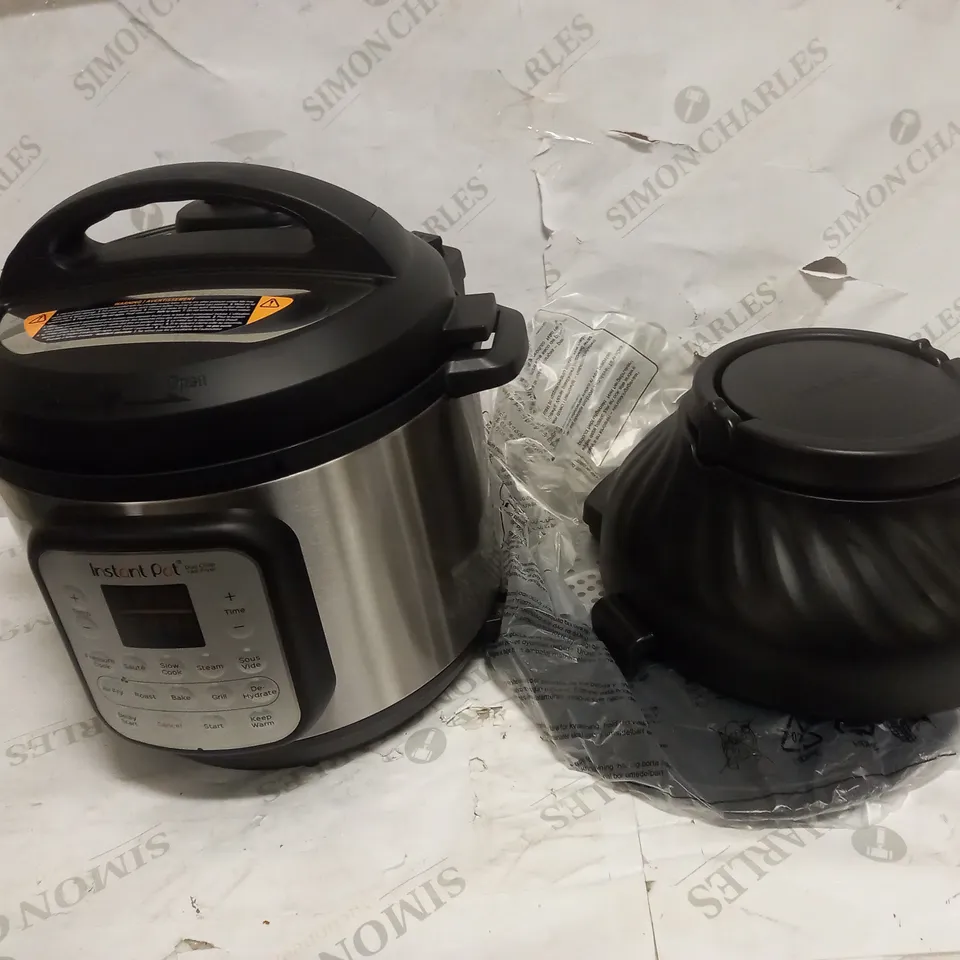 INSTANT POT DUO CRISP AIR FRYER MULTICOOKER