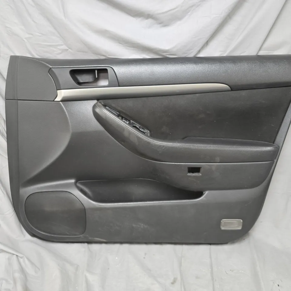 TOYOTA AVENSIS FRONT DOOR INSIDE PANEL