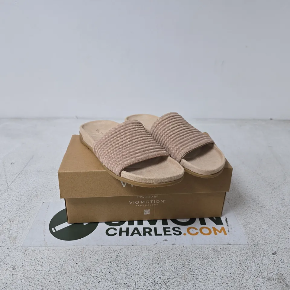 VIONIC BOXED SANDALS SIZE 6