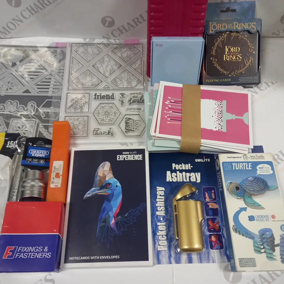 LOT OF ASSORTED HOUSEHOLD ITEMS TO INCLUDE LORD OF THE RINGS PLAYING CARDS, 3D TURTLE AND FLAT BOLT
