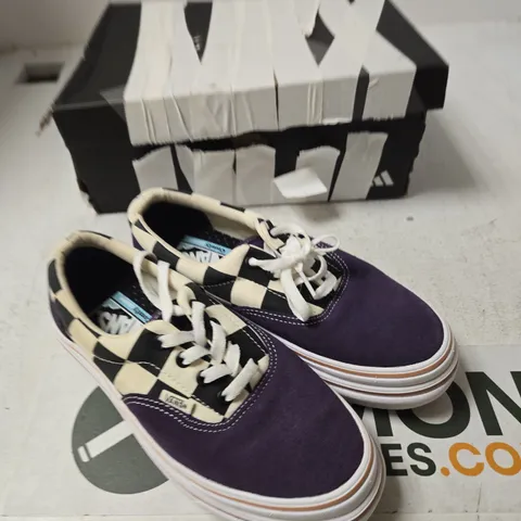 UK 6 VANS COMFYCUSH CHECKERBOARD SNEAKERS – PURPLE