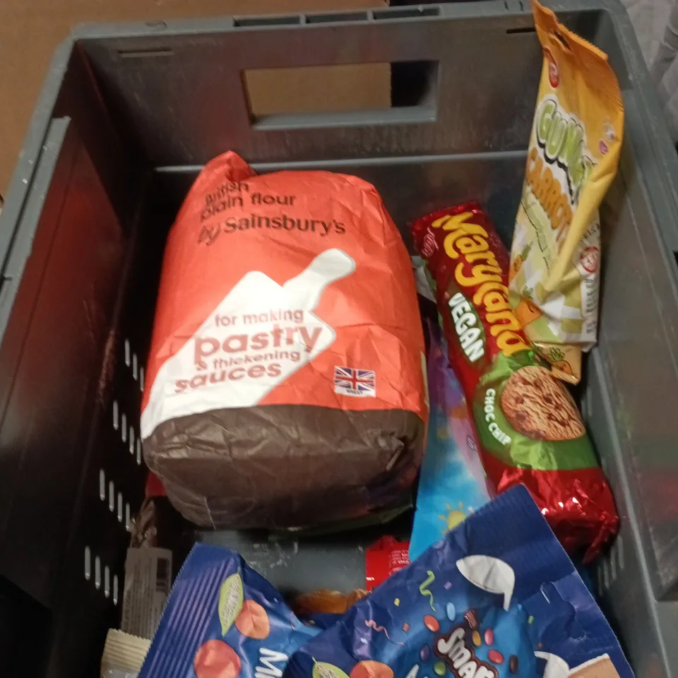 APPROXIMATELY 10 ASSORTED FOOD ITEMS INCLUDING SMARTIES MINI EGGS AND BRITISH PLAIN FLOUR 