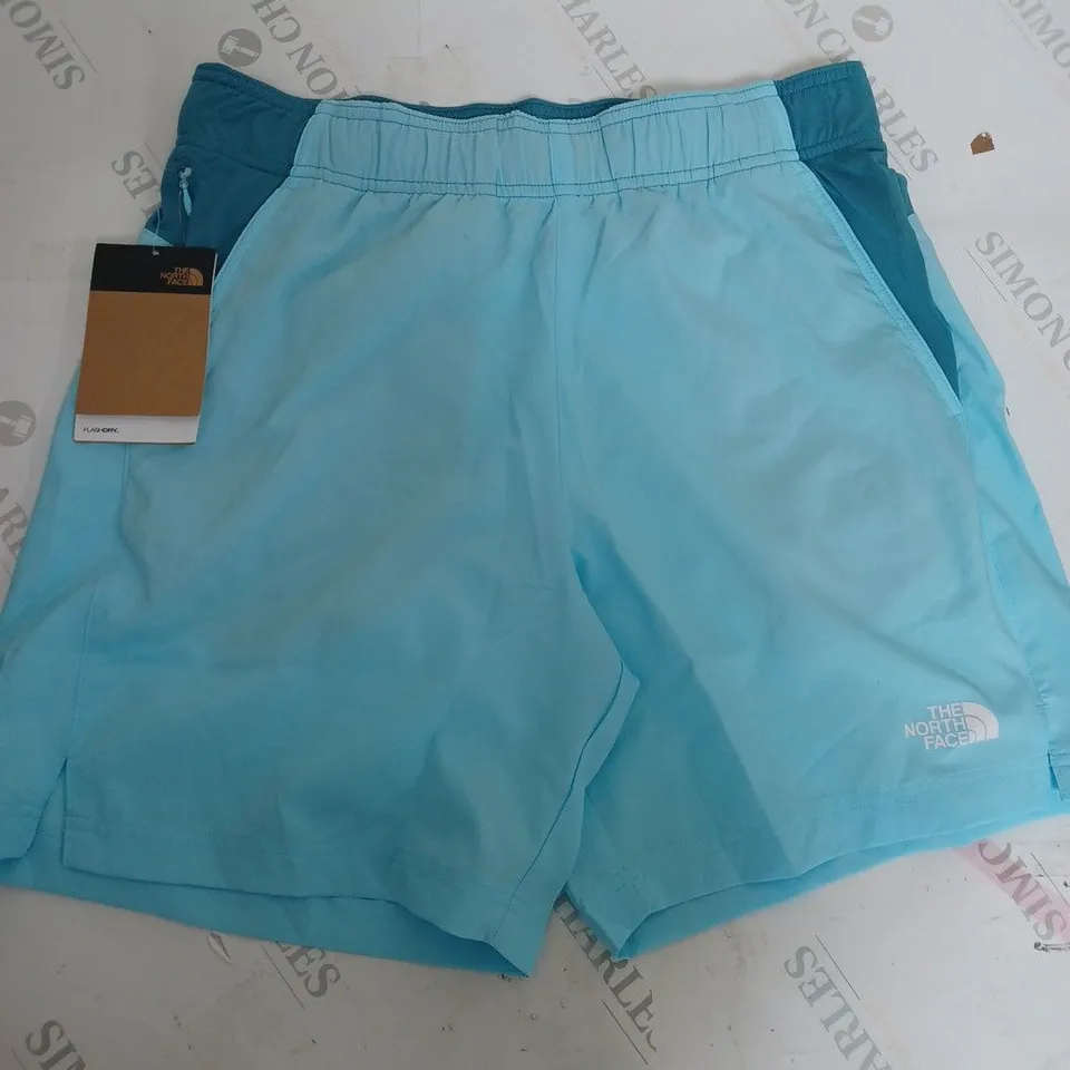 THE NORTH FACE BLUE SHORTS IN SIZE MEDIUM 