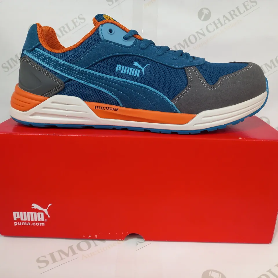 BOXED PAIR OF PUMA FRONTSIDE LOW TRAINERS IN BLUE/ORANGE UK SIZE 8