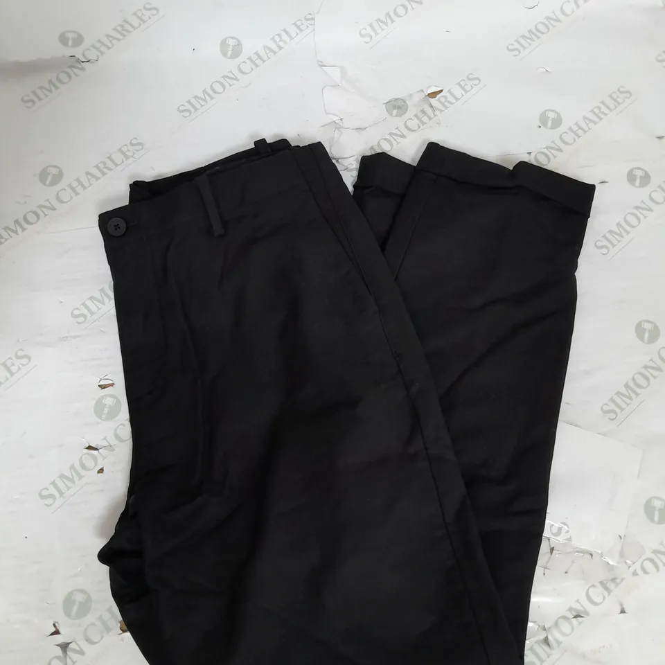 MASSIMO DUTTI TROUSERS IN BLACK SIZE EU 42