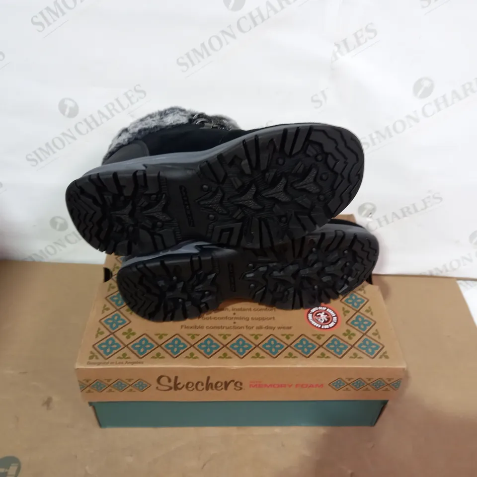BOXED PAIR OF SKECHERS - SIZE 3.5