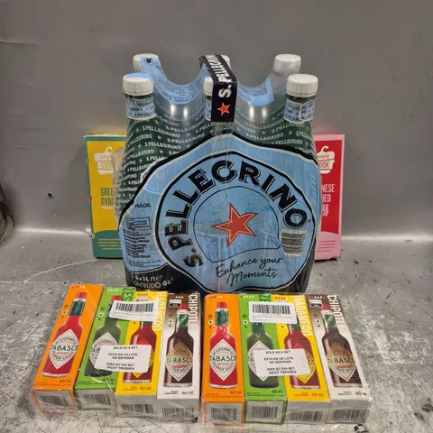 APPROXIMATELY 5 ASSORTED FOOD/DRINK PRODUCTS TO INCLUDE SIMPLY COOK KIT, HOT SAUCE & PELLEGRINO WATER
