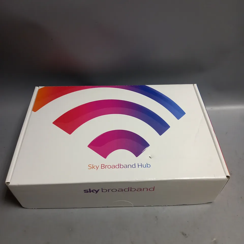 BOXED SKY BROADBAND HUB