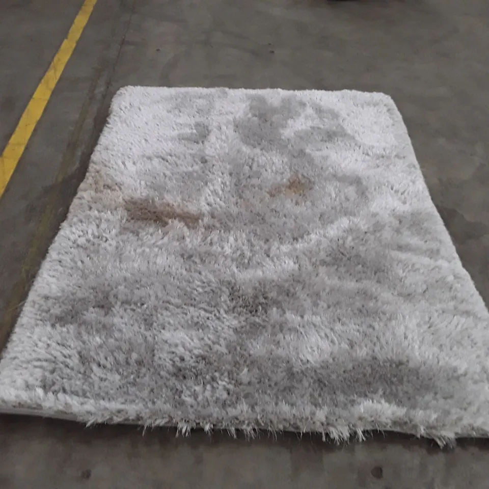 QUALITY DESIGNER SILVER AREA RUG - APPROXIMATELY 225 x 160cm