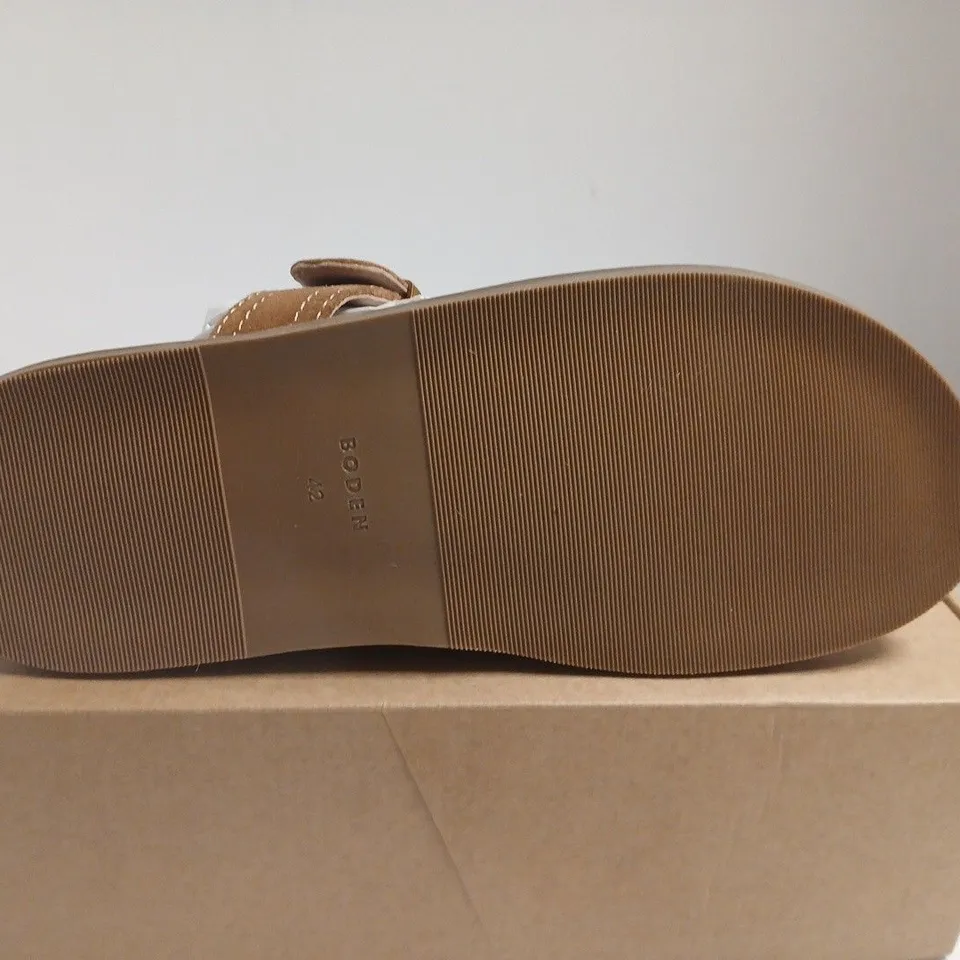 BOXED PAIR OF BODEN WOMEN'S BROWN LEATHER SANDALS, STRAPPY BUCKLE – UK 8.5