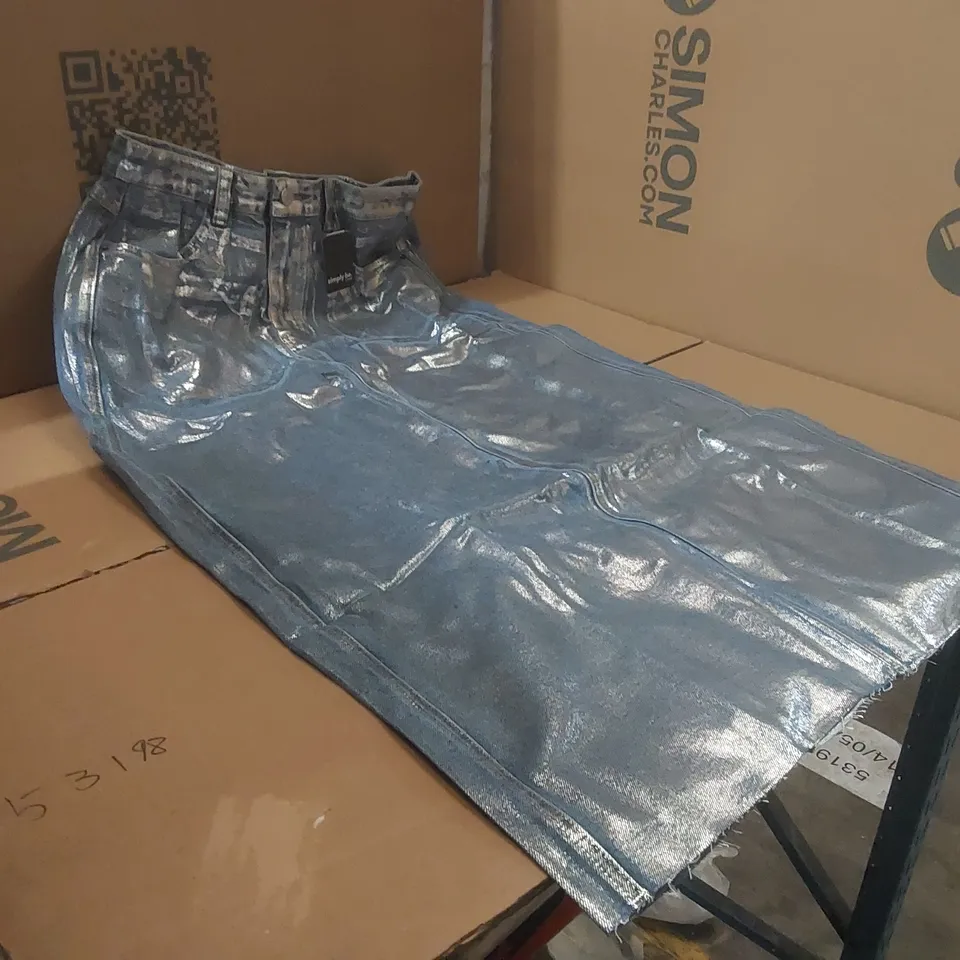 BOX CONTAINING APPROXIMATELY 16x BRAND NEW SIMPLY BE BLUE/SILVER A LINE MAXI SKIRT - SIZE 16