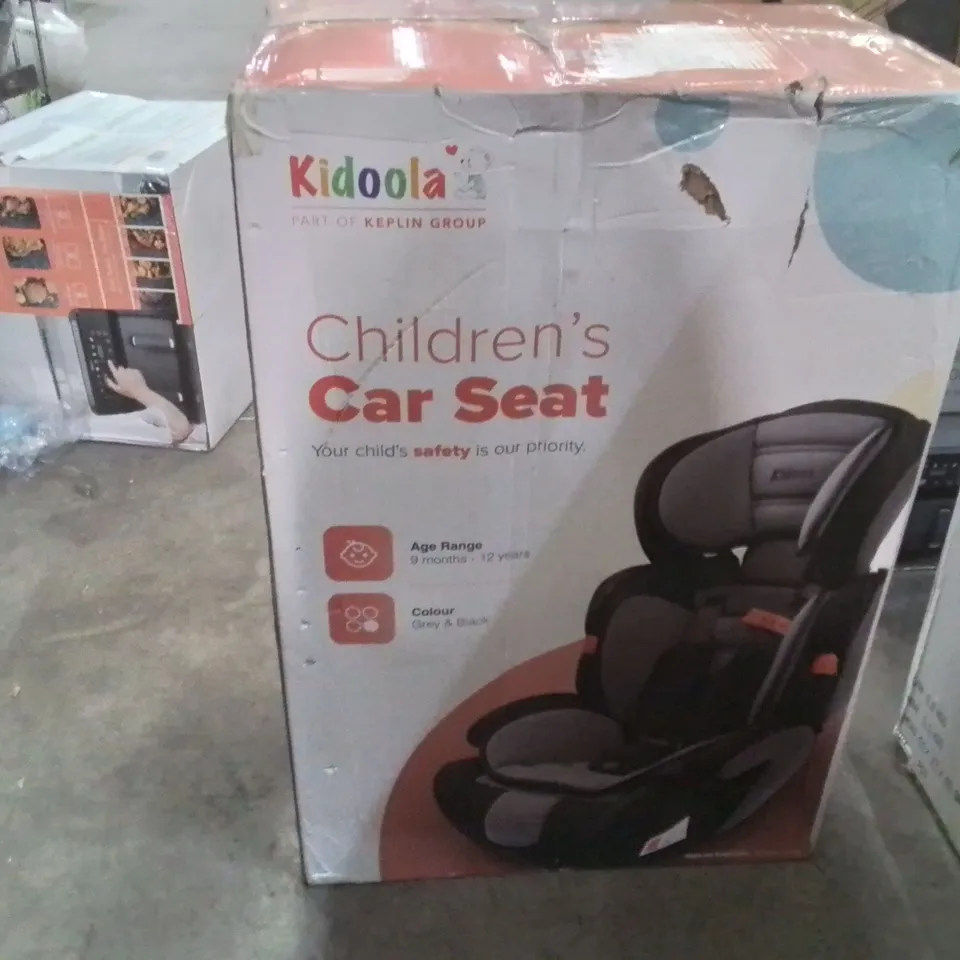 KIDOOLA CHILDREN'S CAR SEAT 