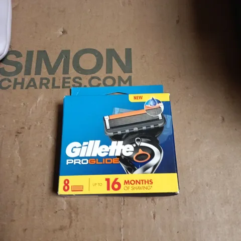 APPROXIMATELY 20 ASSORTED COSMETIC ITEMS INCLUDING GILLETTE PRO GLIDE RAZOR COCO & EVE SELF TAN MIT AND MEFA ELECTRIC NAIL DRILL