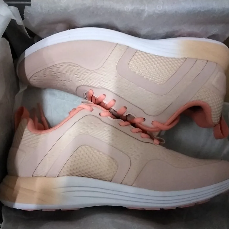 3 SHOE BOXES OF VIONIC SHOES INCLUDING ROSE JOJO OMBRE TRAINERS SIZE 3, 2 × HONOR DAYNA GREY LOAFERS SIZE6