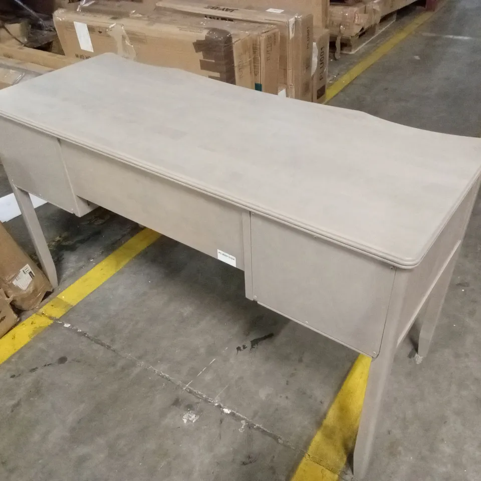 DESIGNER DRESSING TABLE