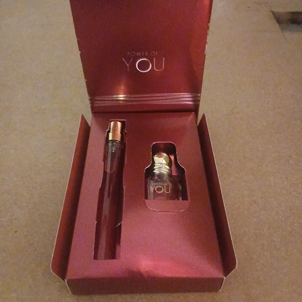 BOXED EMPORIO ARMANI EAU DE PARFUM POUR FEEM 10ML AND 5ML