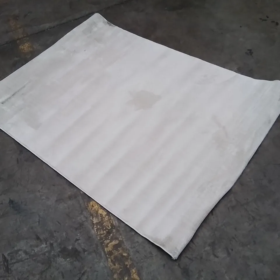 QUALITY DESIGNER AREA RUG - APPROXIMATELY 170X120CM