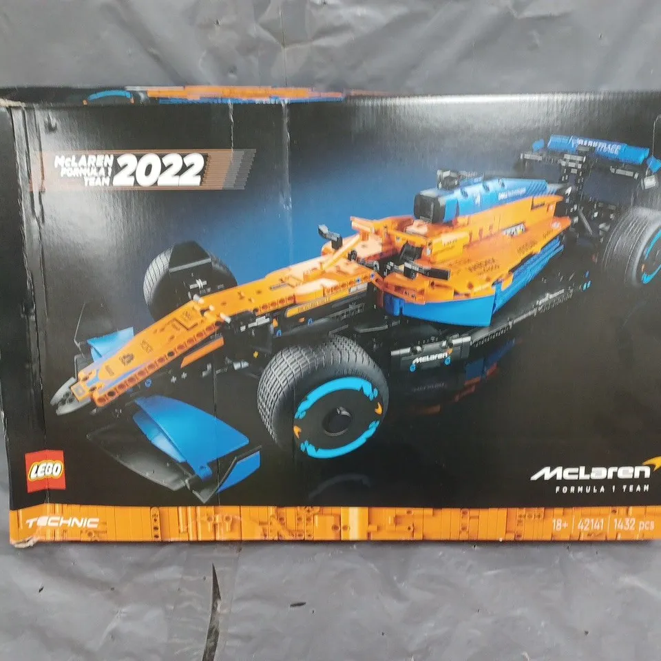 BOXED LEGO TECHNIC MCLAREN FORMULA 1 RACE CAR 2022 (42141) RRP £169.99