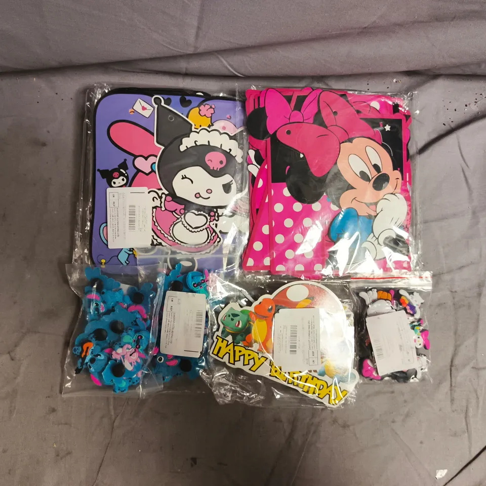 BOX OF APPROXIMATELY 50 ASSORTED ITEMS TO INCLUDE PARTY PACKS AND SHOE CHARMS