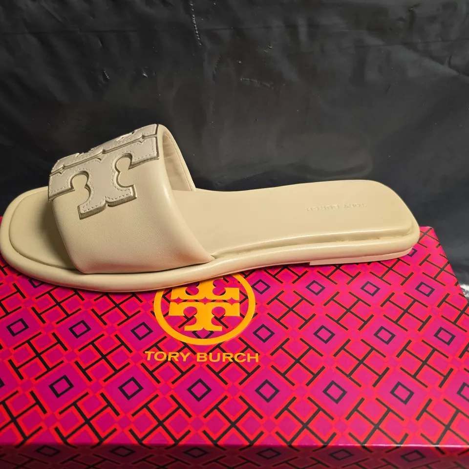 TORY BURCH DOUBLE-T SPORT SLIDE SANDALS – DULCE DE LECHE / GOLD 200, UK 7 (US 9)