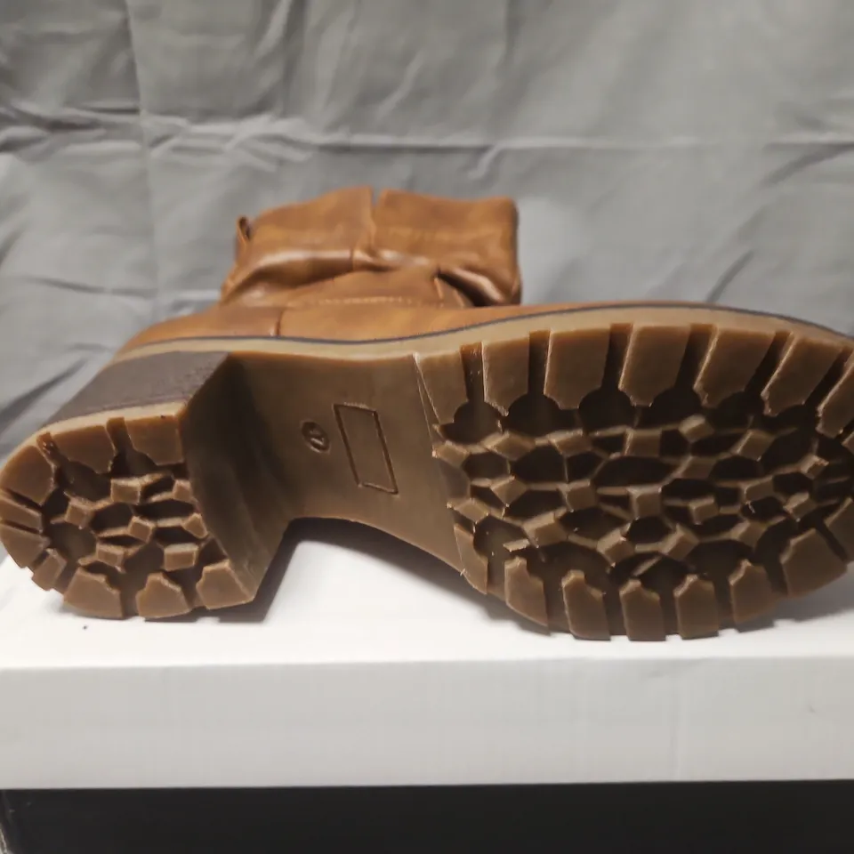 LADY GLORY CAMEL-COLOURED LEATHER BOOTS – UK4 (EU37) – STYLE F6789