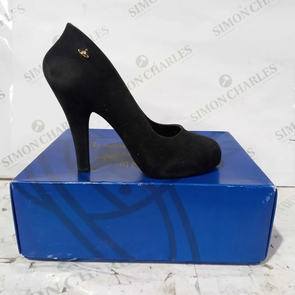 BOXED PAIR OF VIVIENNE WESTWOOD CLOSED TOE HIGH HEELED SHOES IN BLACK EU SIZE 39