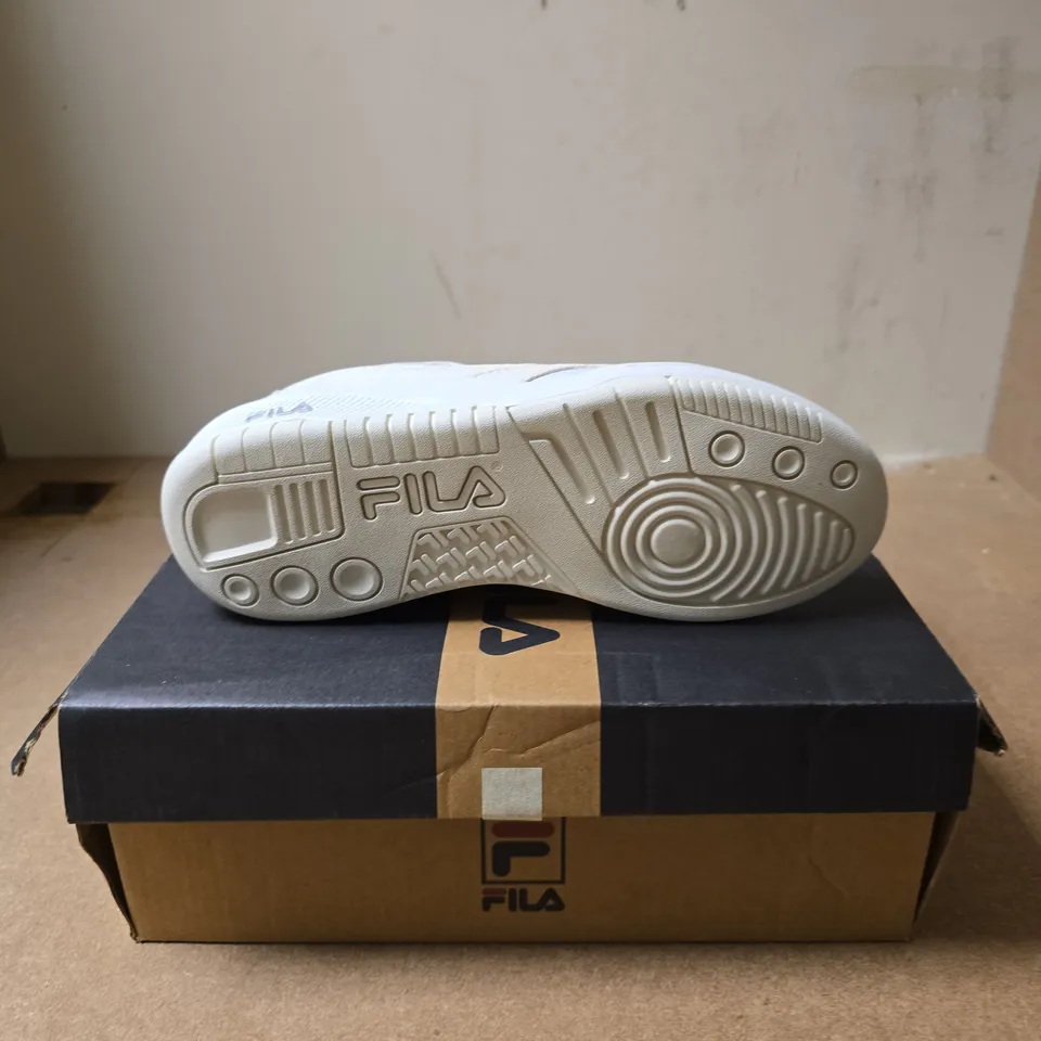 FILA WOMEN'S TRAINERS – CREAM/WHITE, UK 3