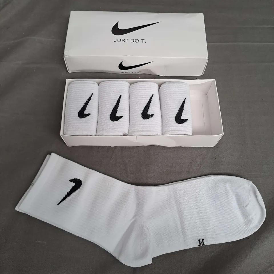 NIKE 5PACK CREW SOCKS IN WHITE SIZE UNSPECIFIED