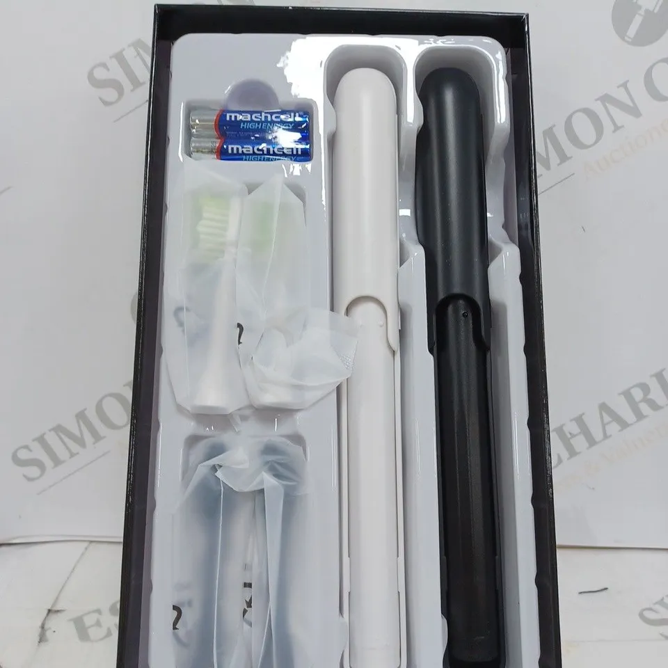 SIMPLY BEAUTY SIMPLY SMILE SONIC TOOTHBRUSH DUO WITH 4 BRUSH HEADS