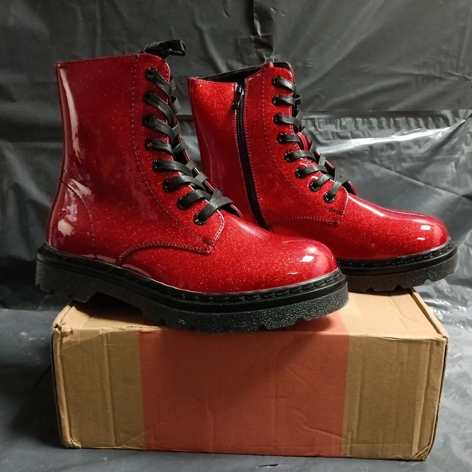 BOXED PAIR OF HEAVENLY FEET JUSTINA BOOTS IN RED GLITTER SIZE UK 8