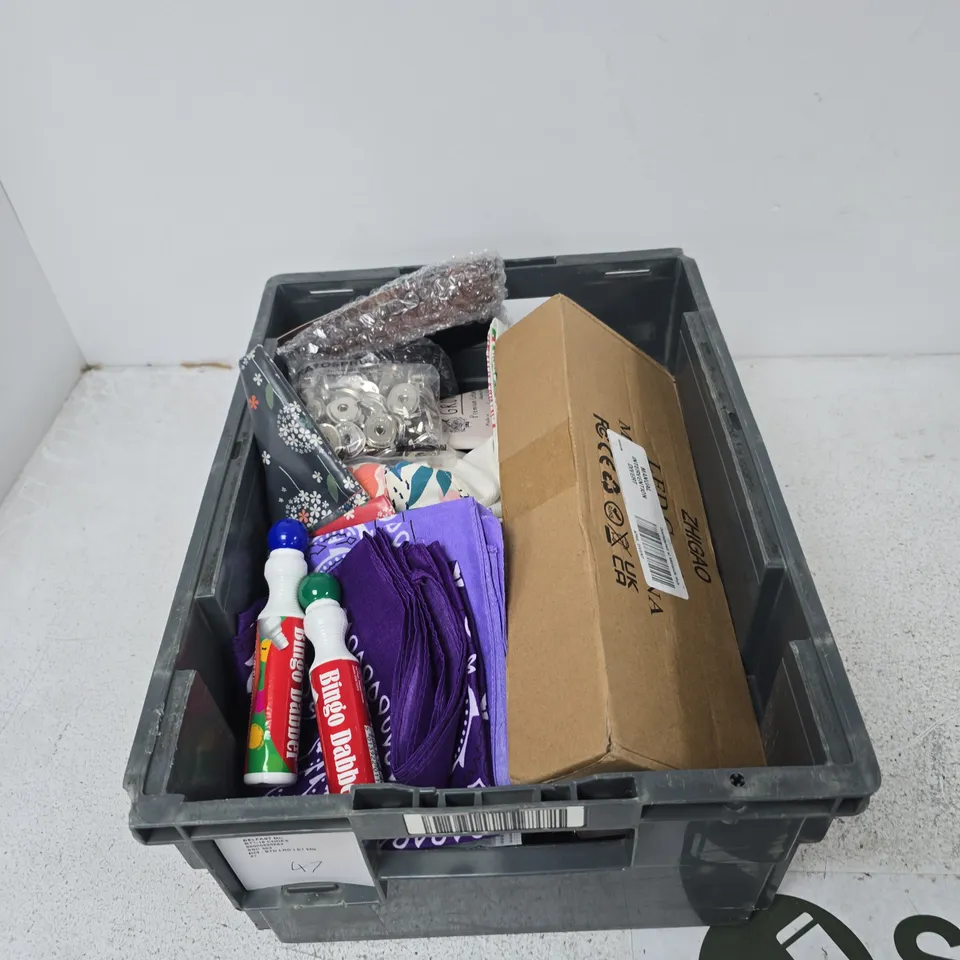 TOTE OF APPROXIMATELY 12 ASSORTED ITEMS TO INCLUDE: DEFENDER ALARMED DOOR WEDGE