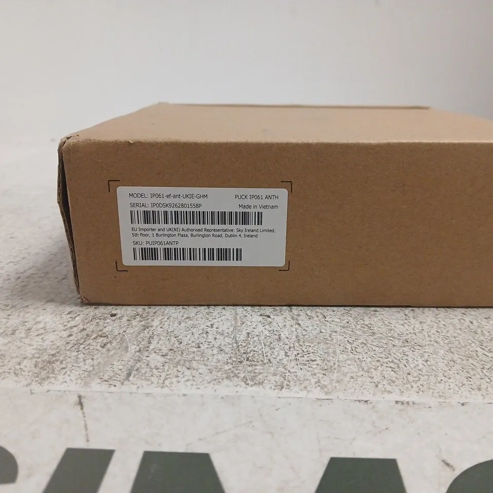SKY STREAM PUCK (MODEL: IP061-EF-ANT-UKIE-GHM) BOXED