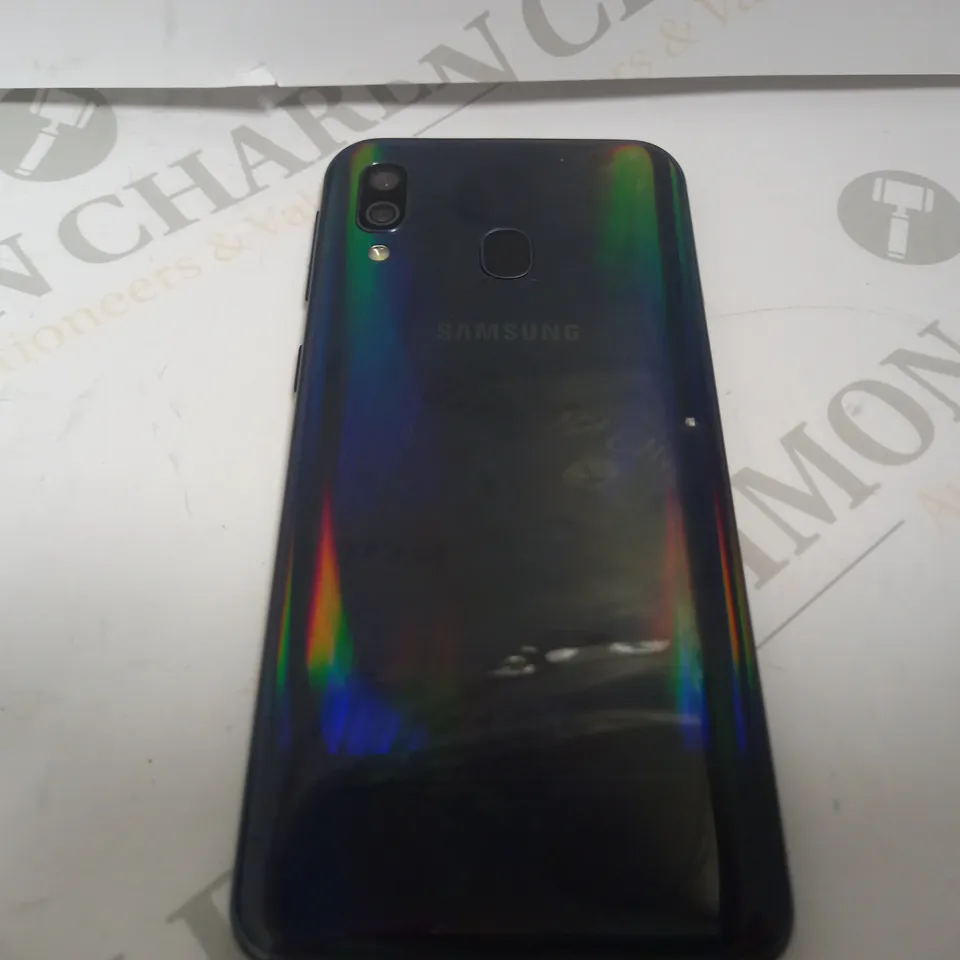 SAMSUNG GALAXY A40