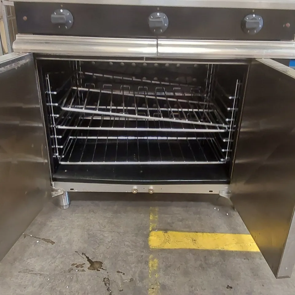 MOORWOOD MANITOWOC VULCAN ELECTRIC 900 RANGE COOKER WITH HOTPLATE TOP
