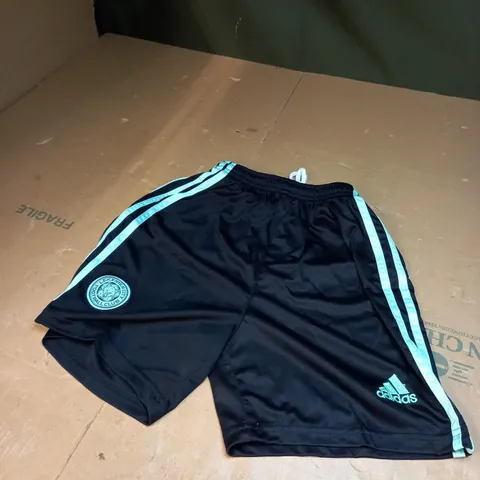 LEICESTER CITY AWAY FOOTBALL SHORTS SIZE KIDS 22