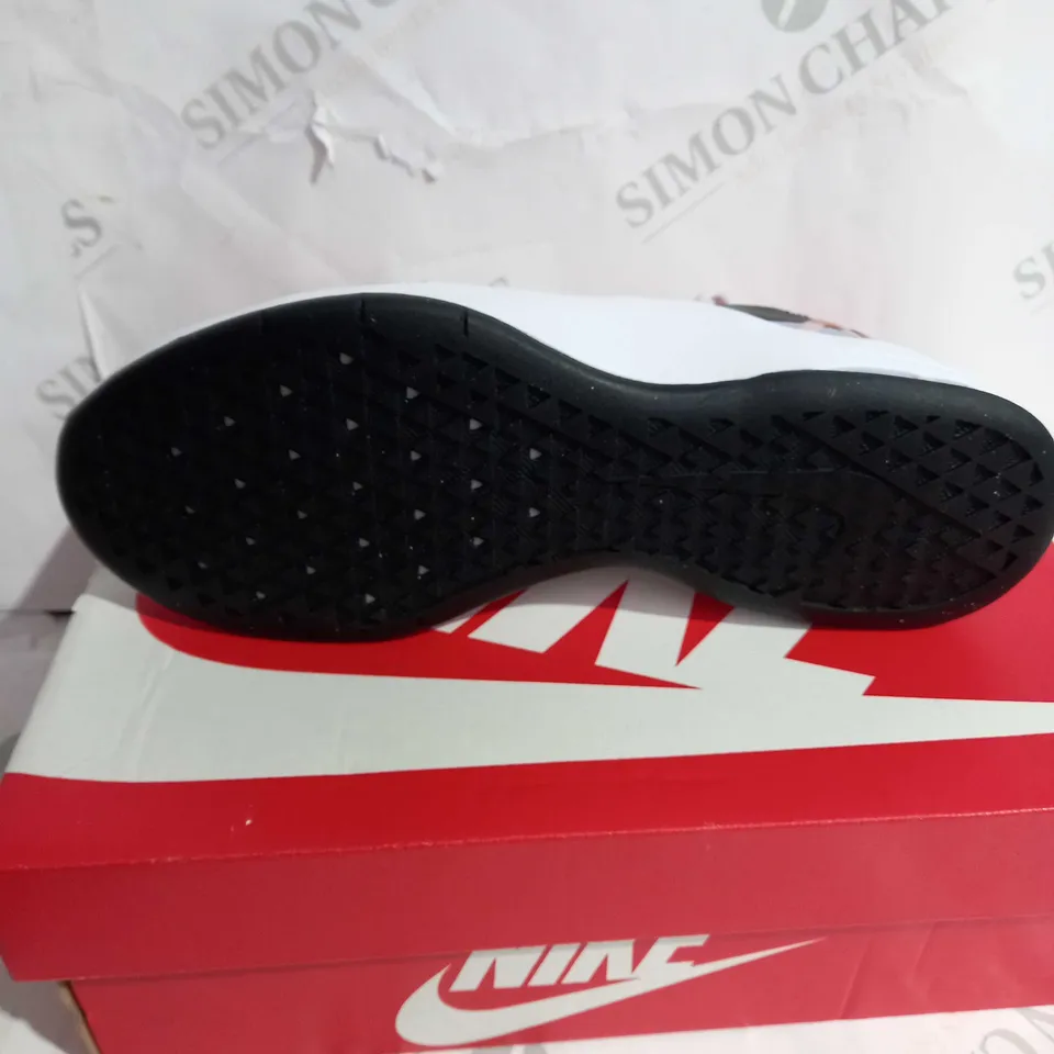 BOXED NIKE AIR MAX 90 TRAINERS - SIZE 5